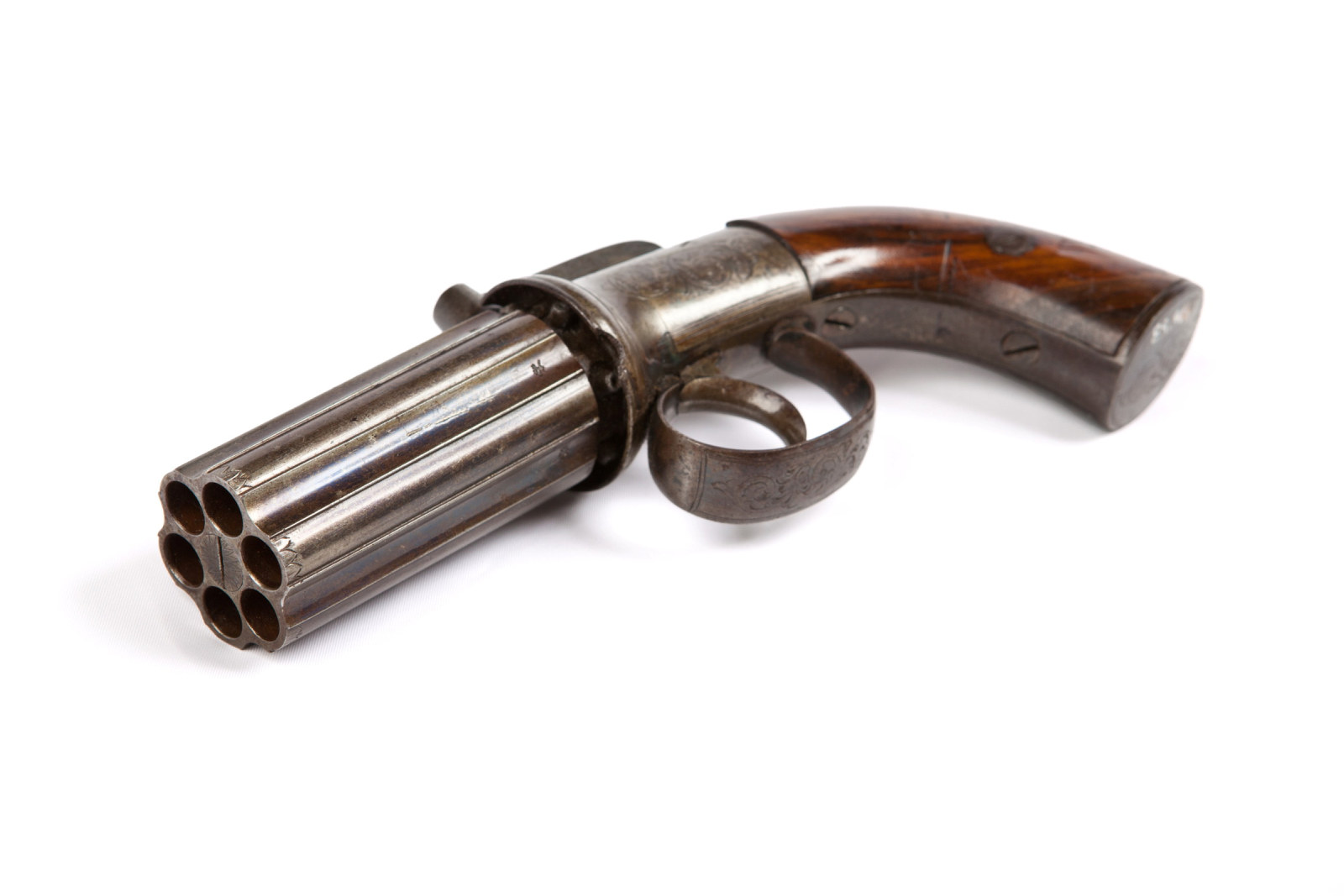Multi-barrel pepper box pistol