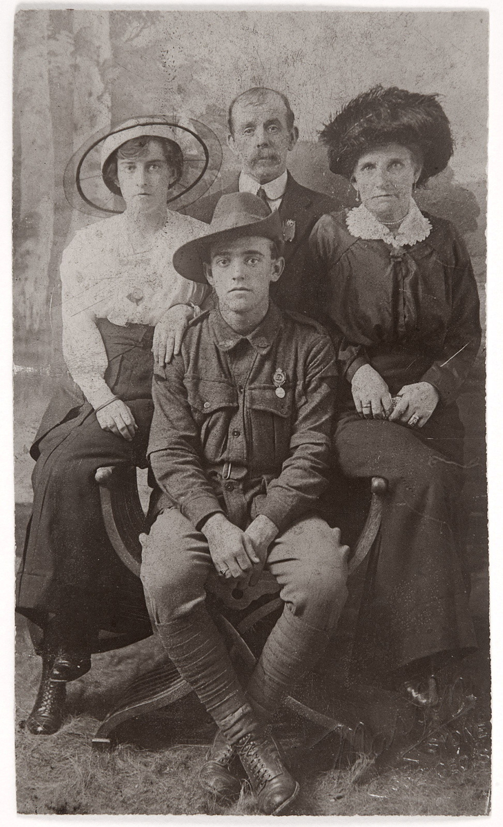 Ada and John Gallagher with their son Fred and daughter Girlie, probably around November 1916