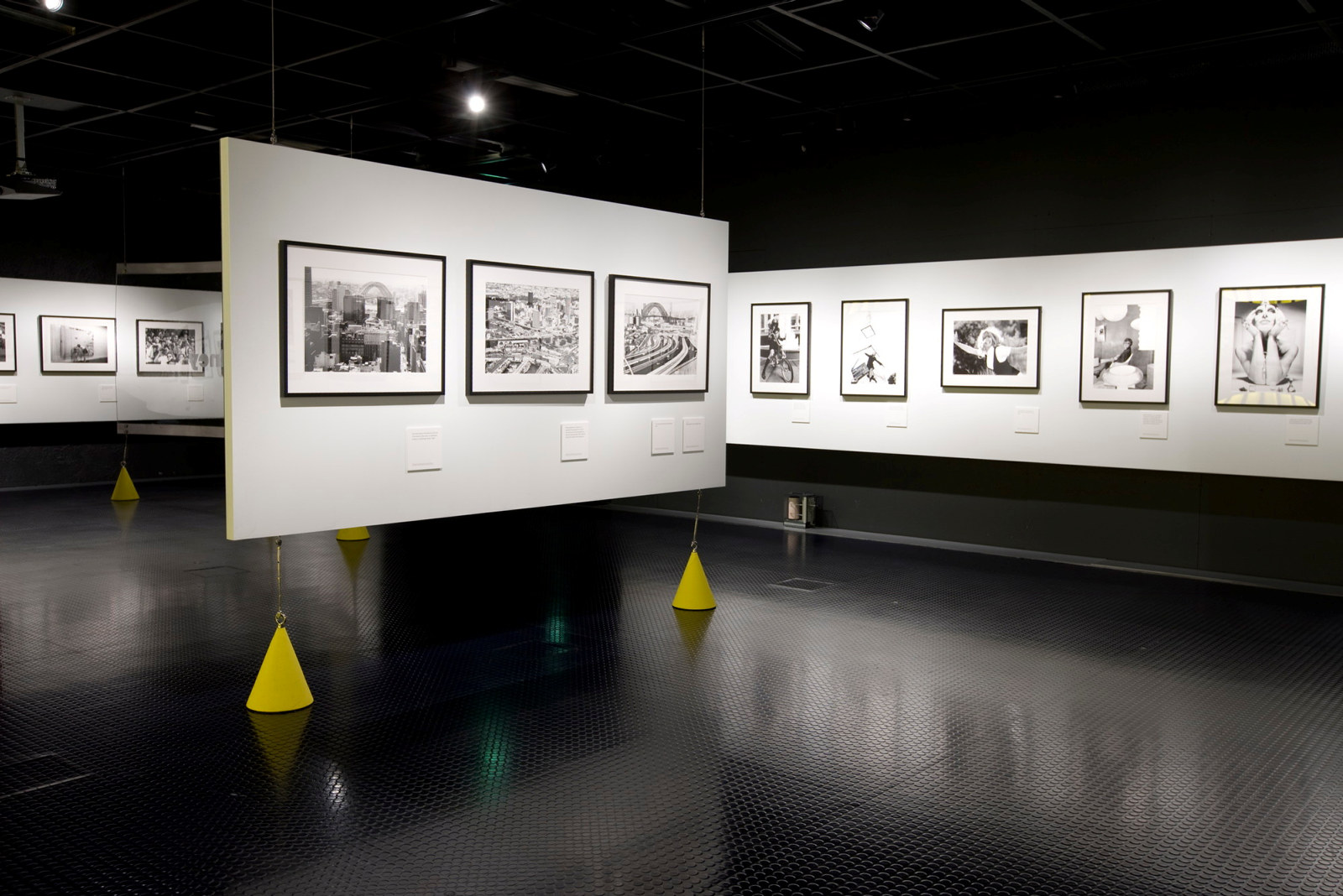 David Mist: Swinging Sydney exhibition installation view