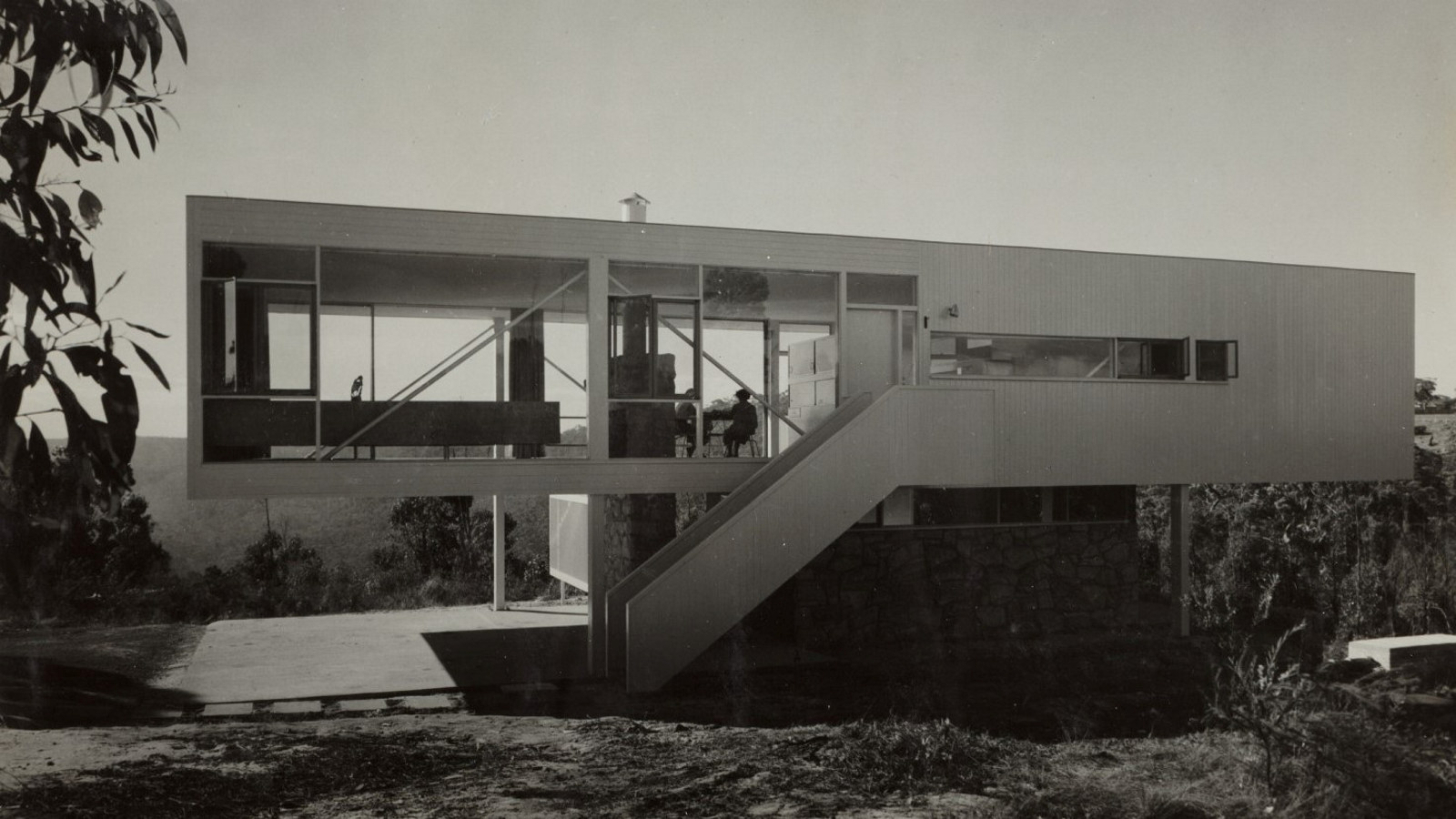 Page from photograph album: Julian Rose house, 67 Clissold Road Turramurra, 1952-1956 : designed by Harry Seidler 1949/1950