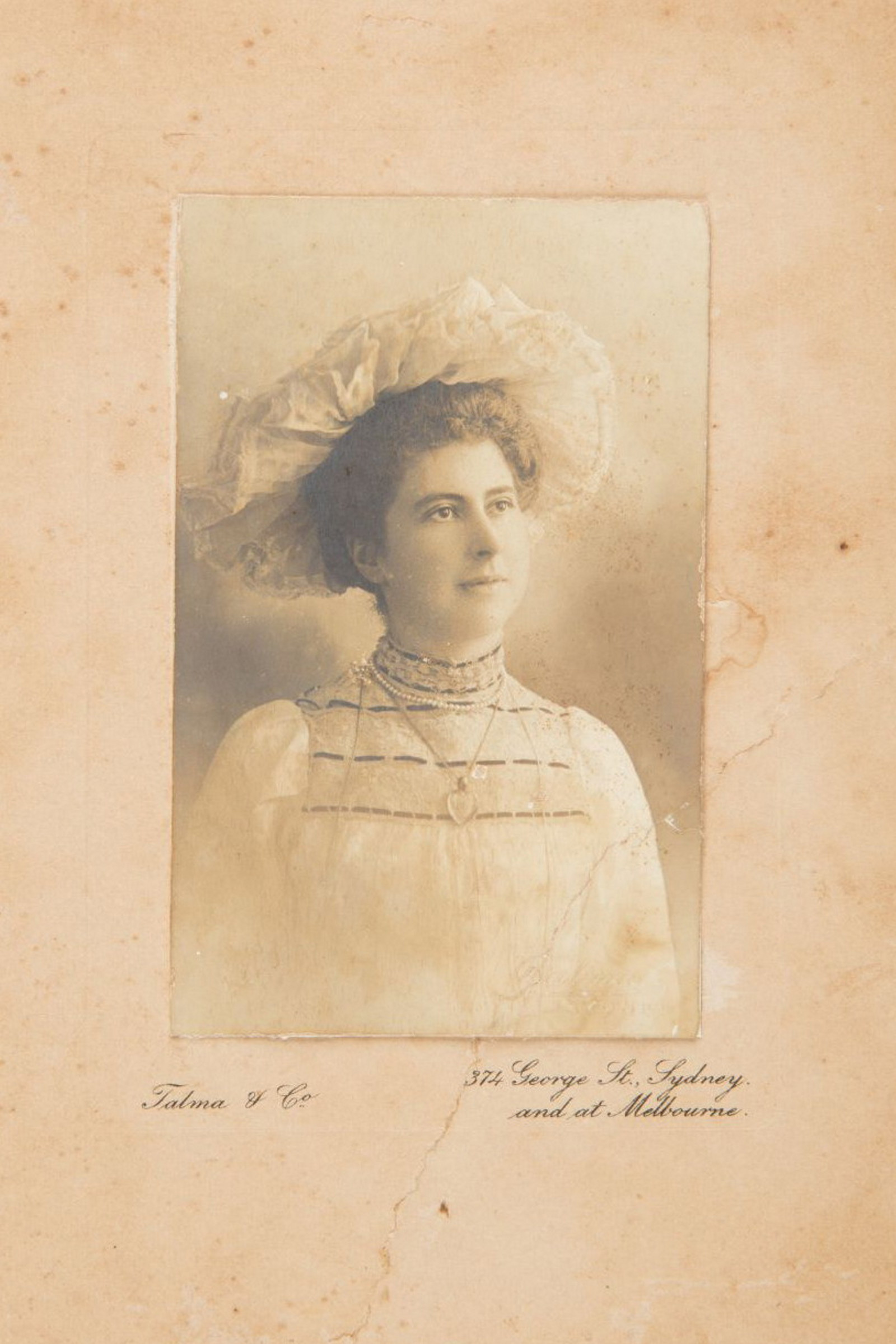 Photograph of Kathleen Rouse, 1899â€“1900.