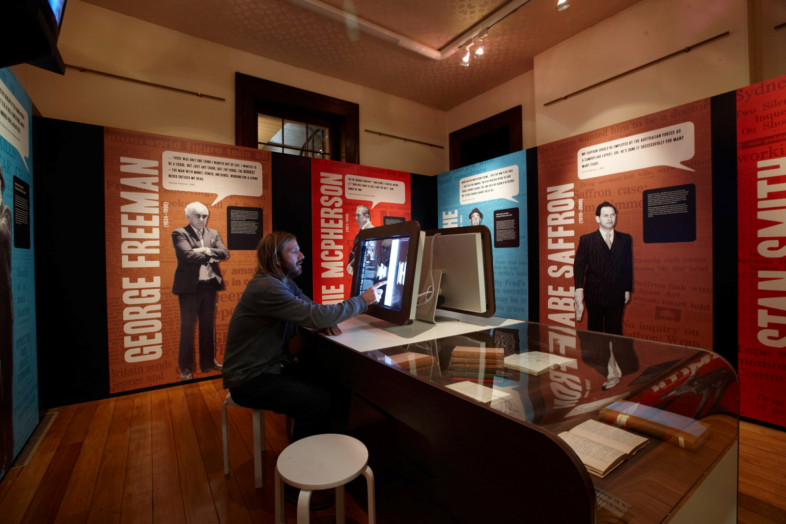 Sin City: crime & corruption in 20th-century Sydney exhibition installation view