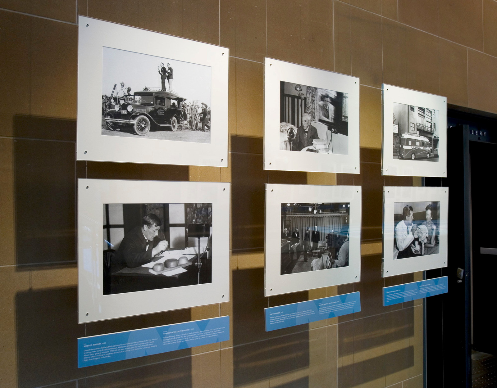Broadcasting in Sydney: images from ABC archives installation view