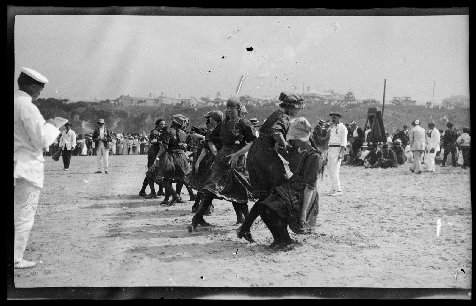 Girls from the Wollongong Ladies Life Saving Club rising after land drill, photo by Robert Barnet, January 1914