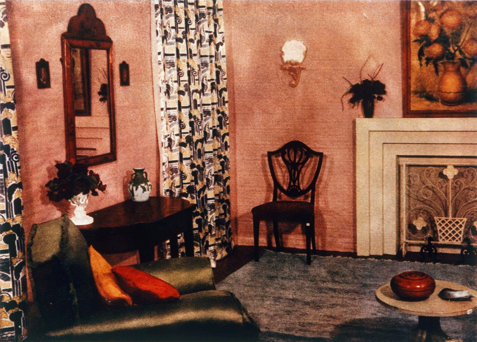 'Classic modern room' from exhibition 'An Englishman's Home, 1941', published in The Home, July 1941