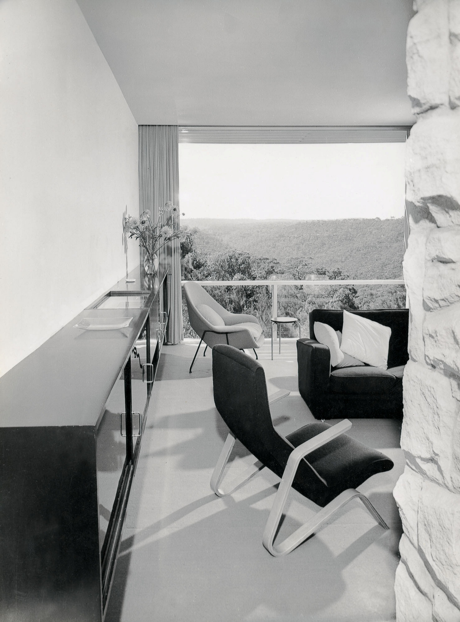 Rose Seidler House, 1950: View to living room from dining area