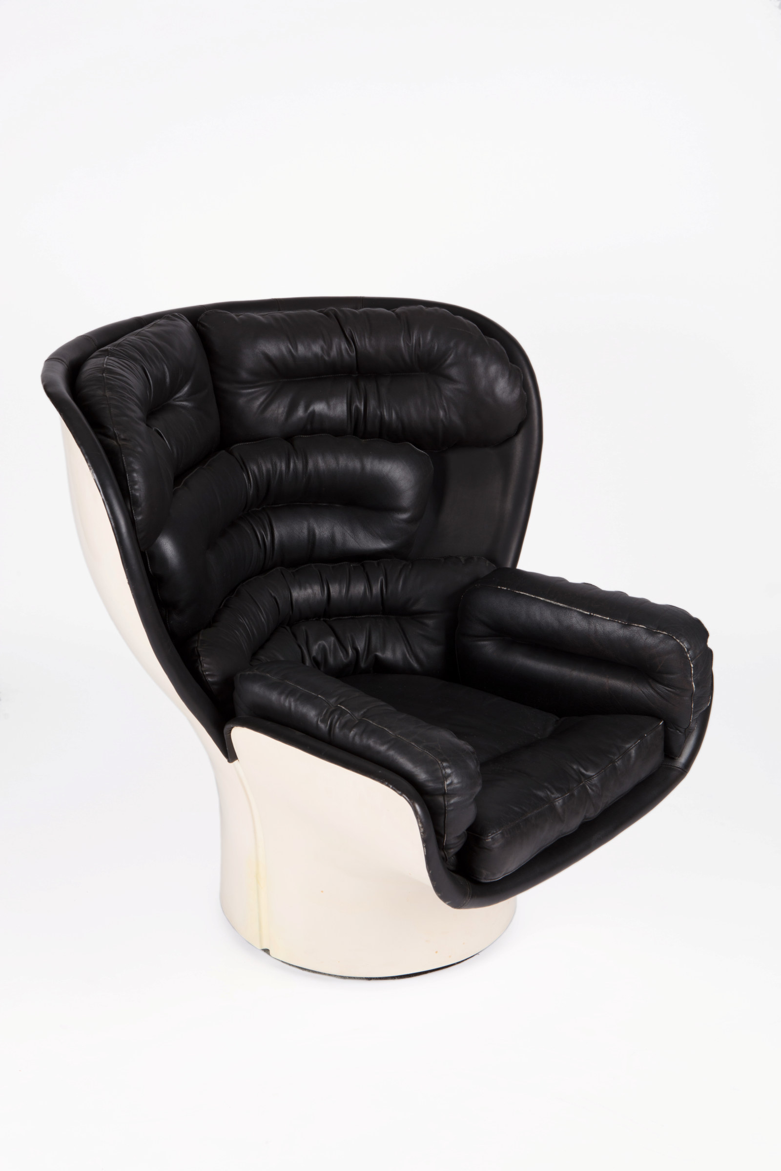 Elda armchair,  leather and fibreglass, design by Joe Colombo and manufactured by Comfort, Italy, 1963.