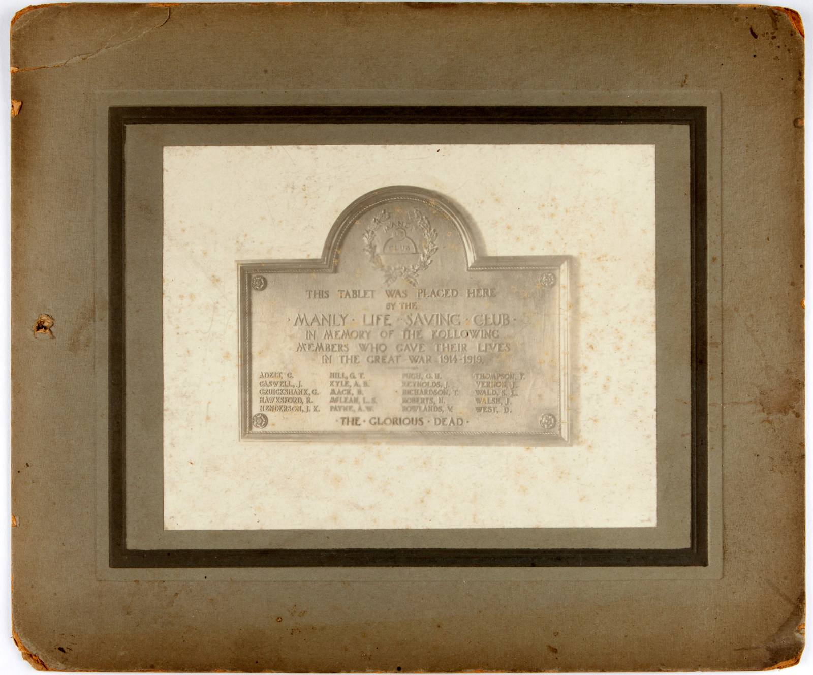 Mounted photograph of Manly Life Saving Club World War I memorial, c1923