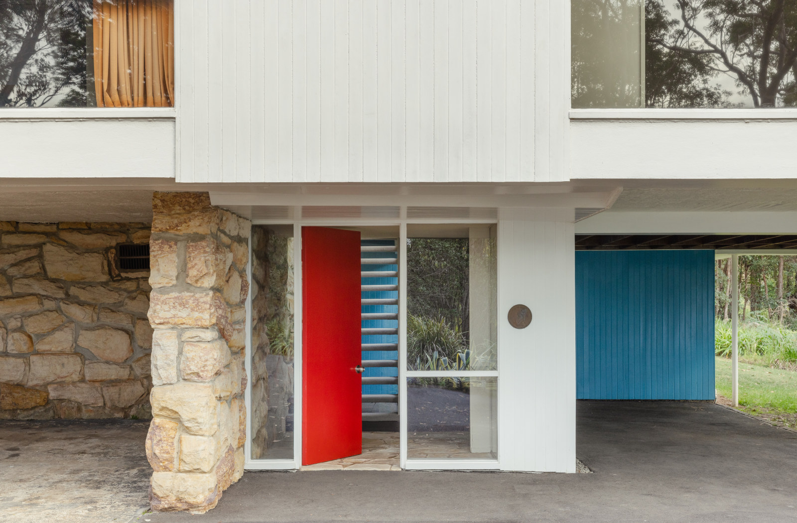 Exterior of Rose Seidler House and close up of front door