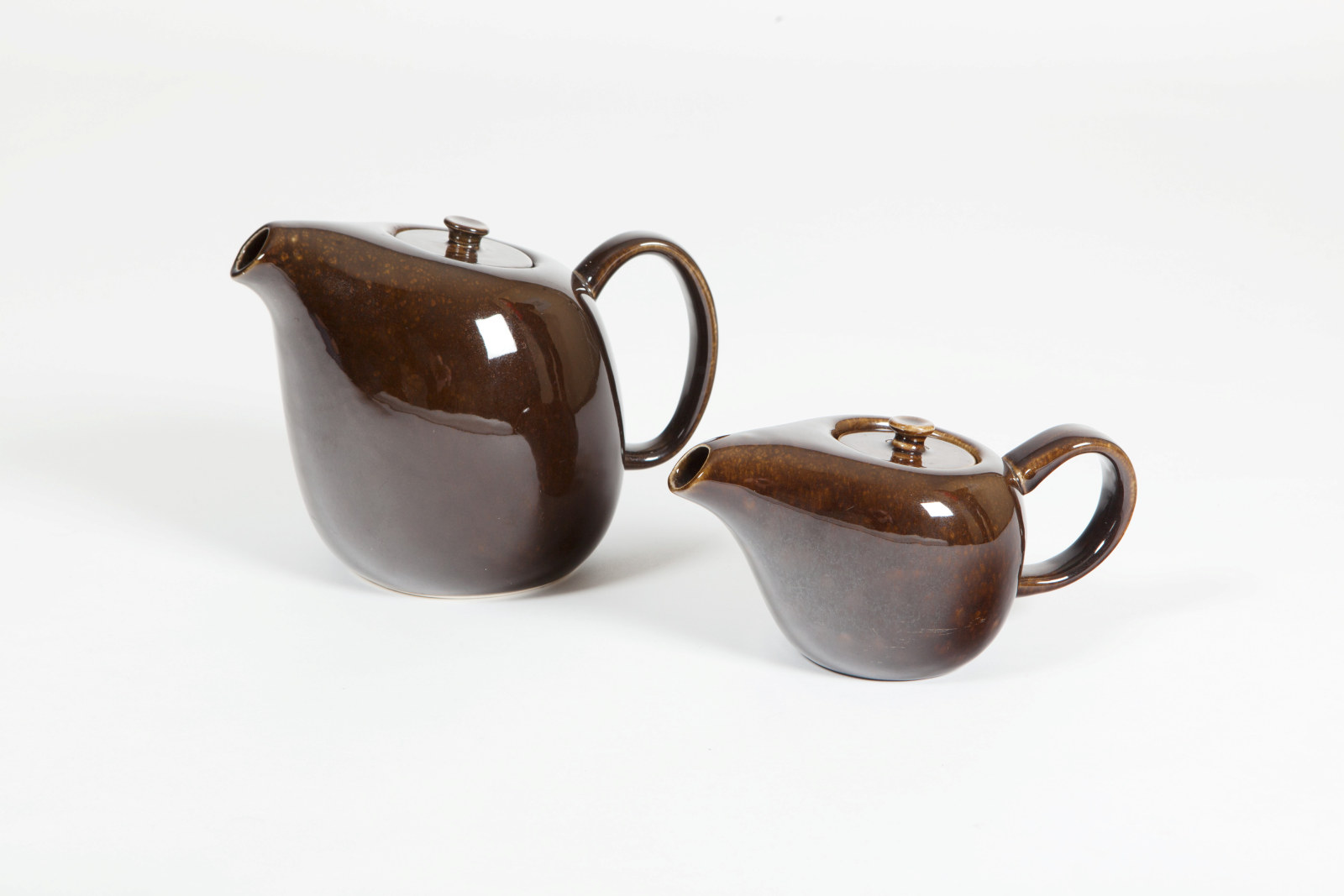 Teapot, 'American Modern' design by Russel Wright, manufactured by Steubenville Pottery Company, USA, 1946-1948